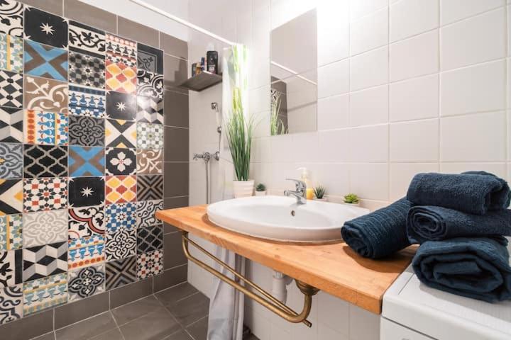 Apartamento Vivid Downtown Close To Kalvin Ter Budapeste