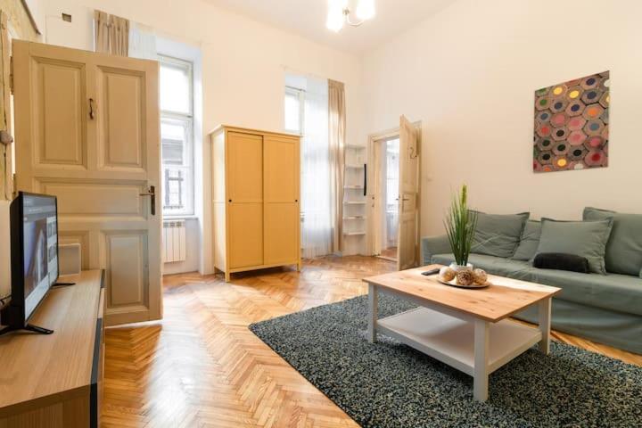 Appartement Vivid Downtown Close To Kalvin Ter